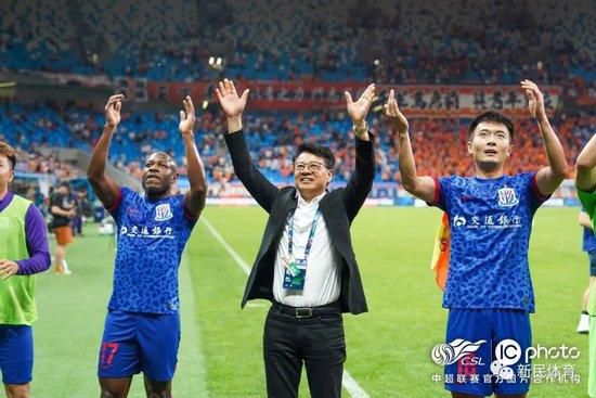 19岁的迪奥曼德与葡萄牙体育的合同持续至2027年6月30日，目前的德转身价估值2500万欧，本赛季各项赛事16场2球1助攻。